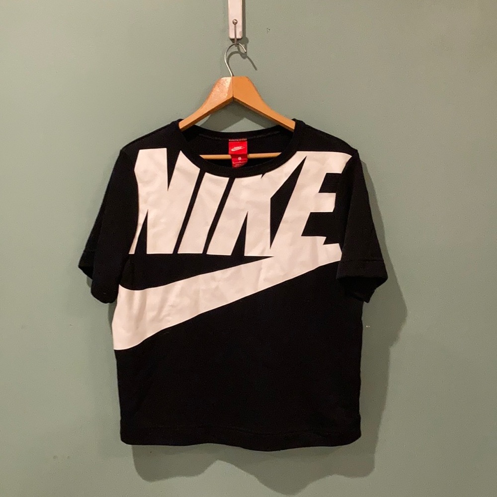 Nike top